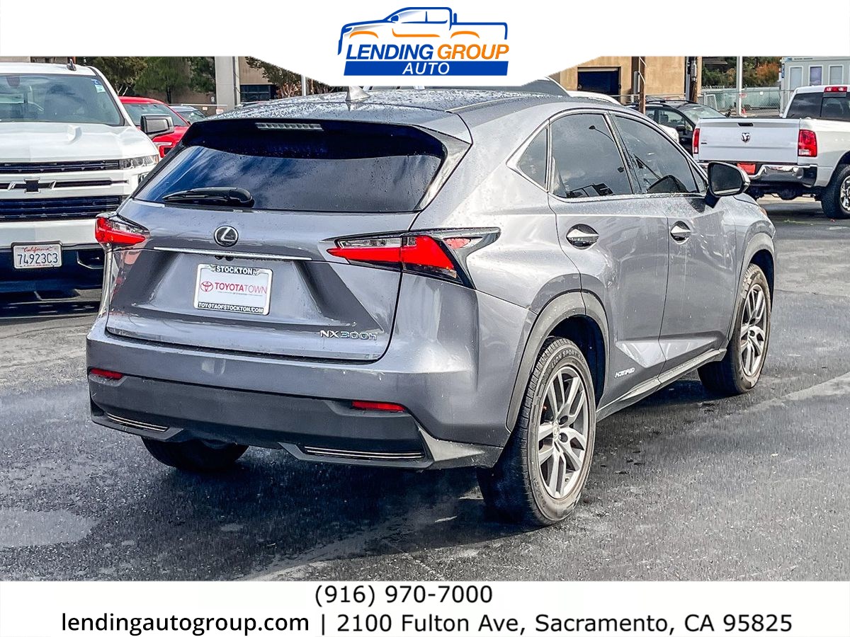 2015 Lexus NX 300h Luxury photo 4