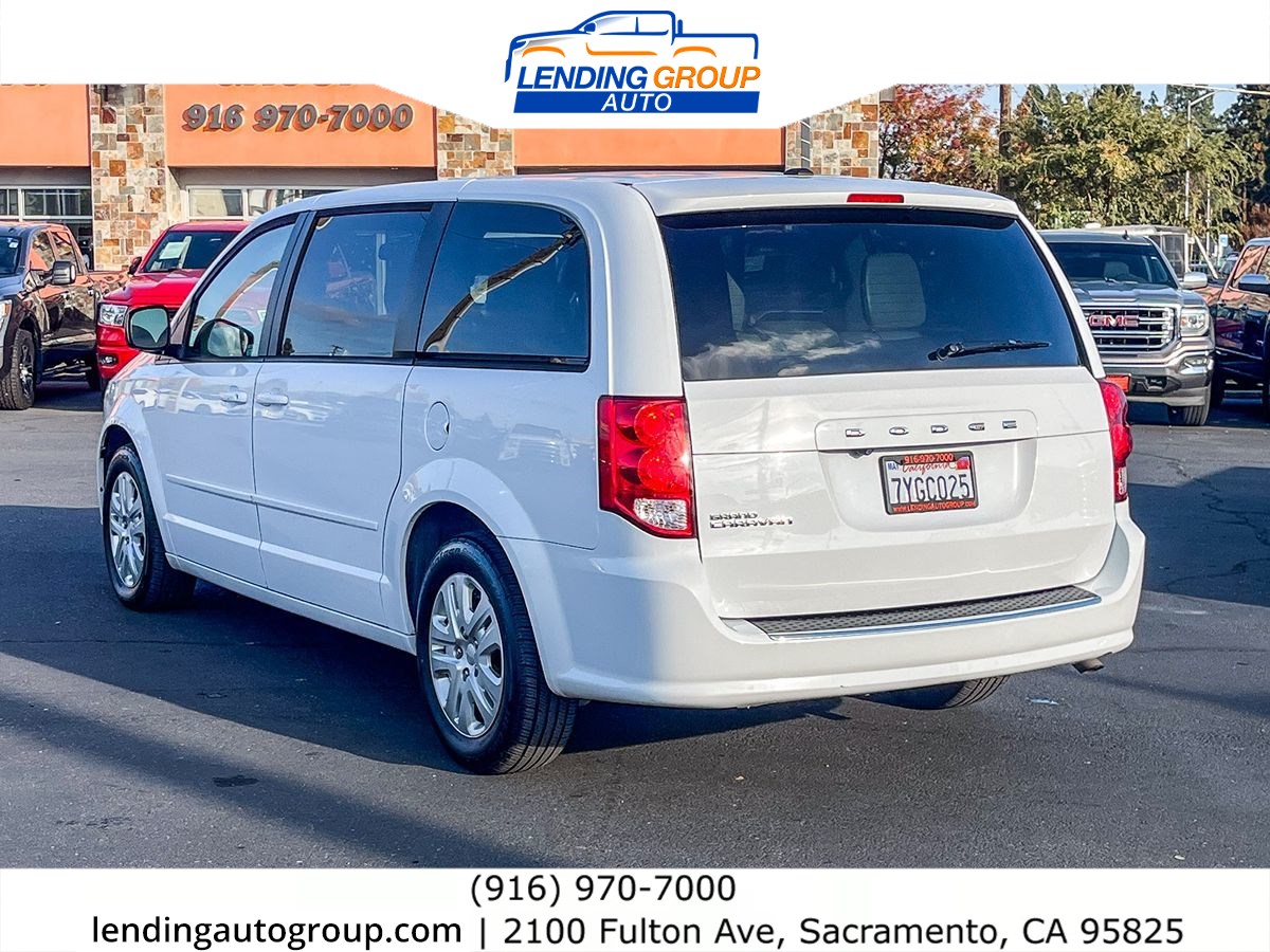 2017 Dodge Grand Caravan SE photo 2