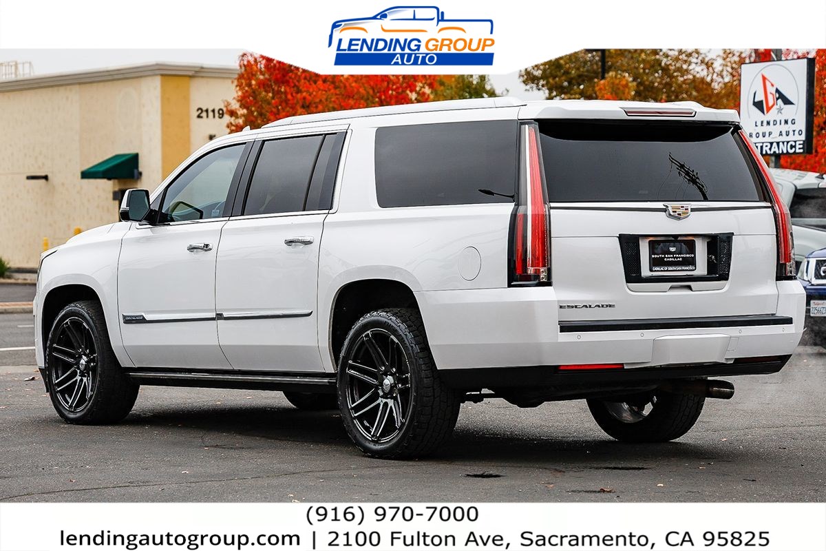 2016 Cadillac Escalade ESV Platinum photo 2