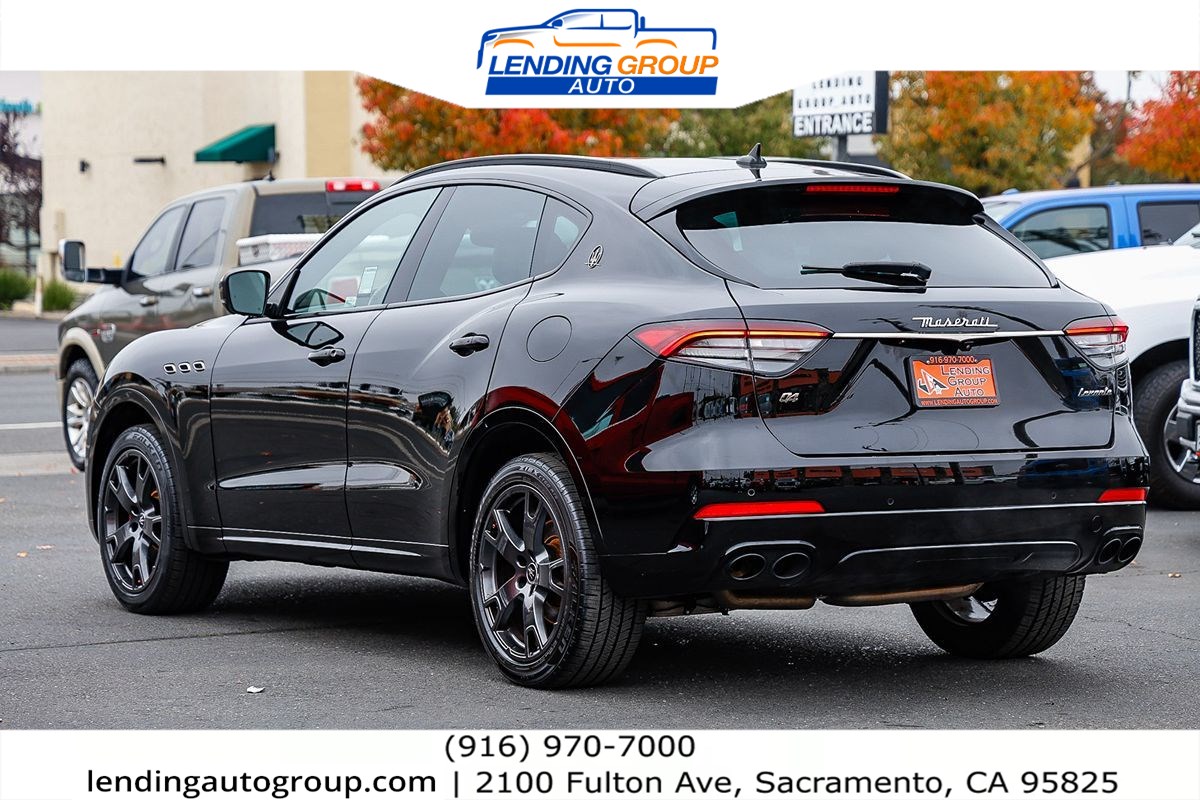 2021 Maserati Levante Base photo 2