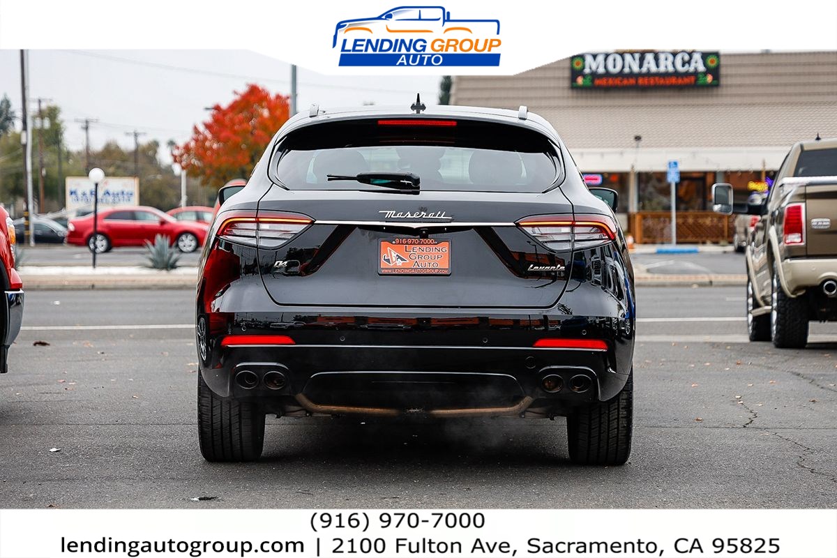 2021 Maserati Levante Base photo 3