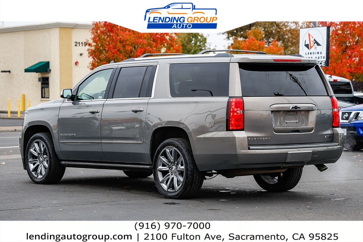 2018 Chevrolet Suburban Premier photo 2