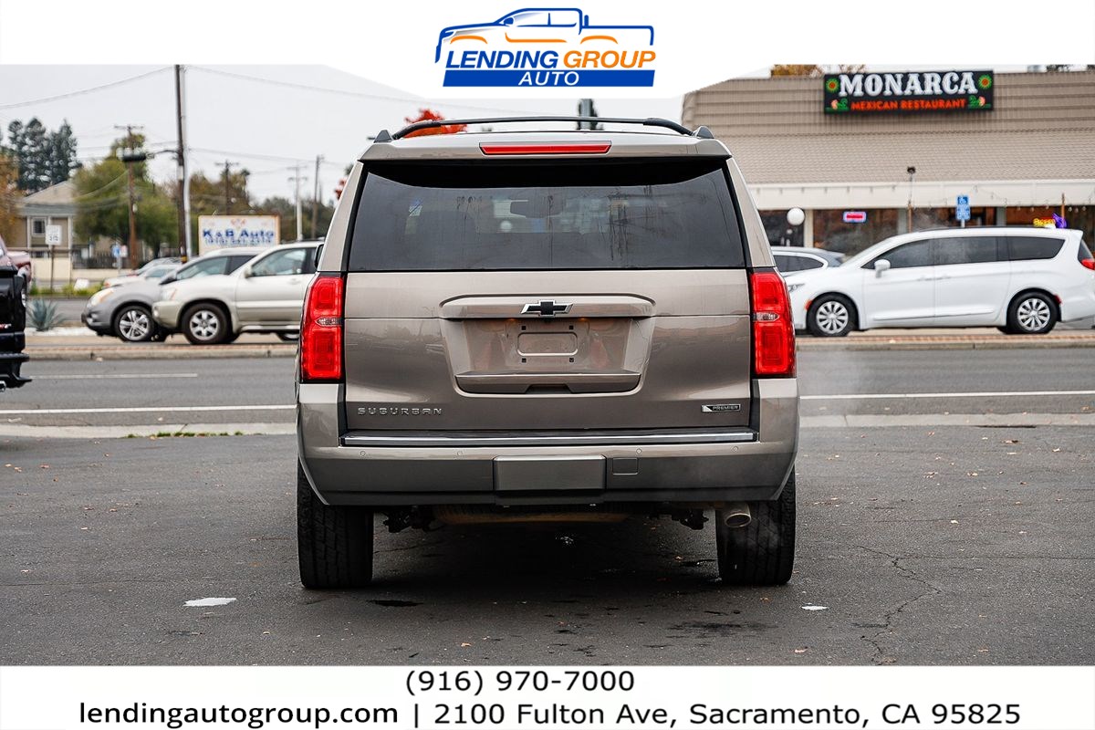 2018 Chevrolet Suburban Premier photo 3