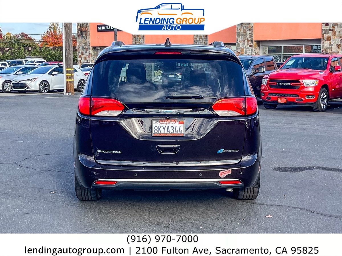 2018 Chrysler Pacifica Hybrid Limited photo 3