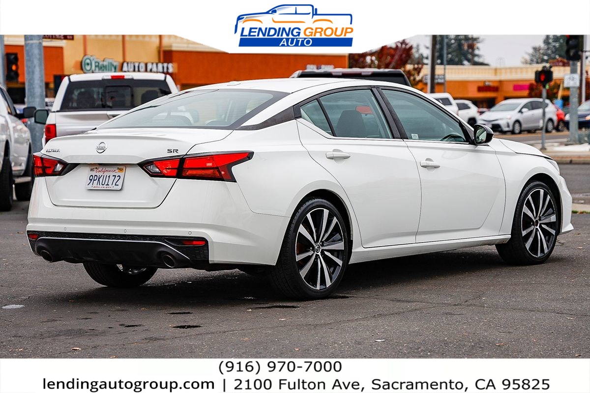2022 Nissan Altima 2.5 SR photo 3