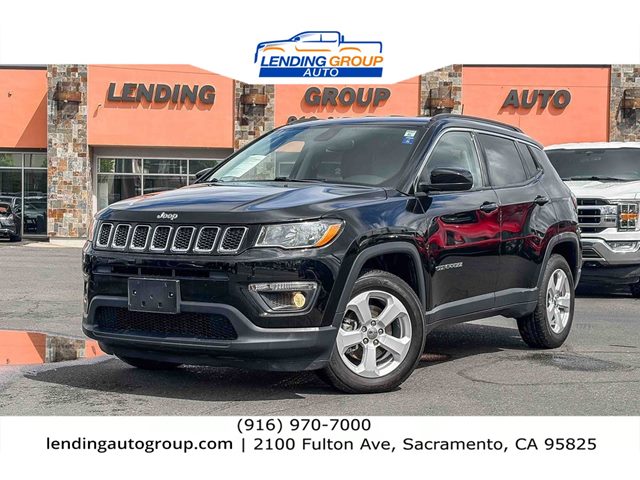 Diamond Black Crystal Pearlcoat 2018 Jeep Compass Latitude FWD SUV / Crossover Front-Wheel Drive Automatic