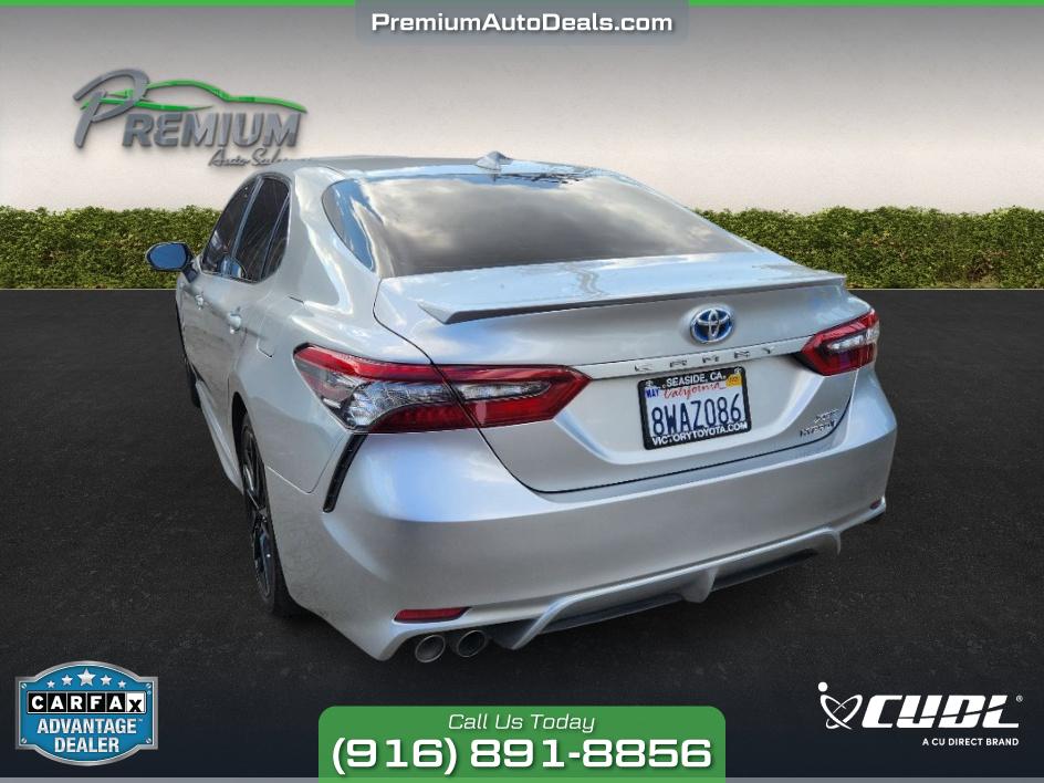 2021 Toyota Camry Hybrid XSE photo 3