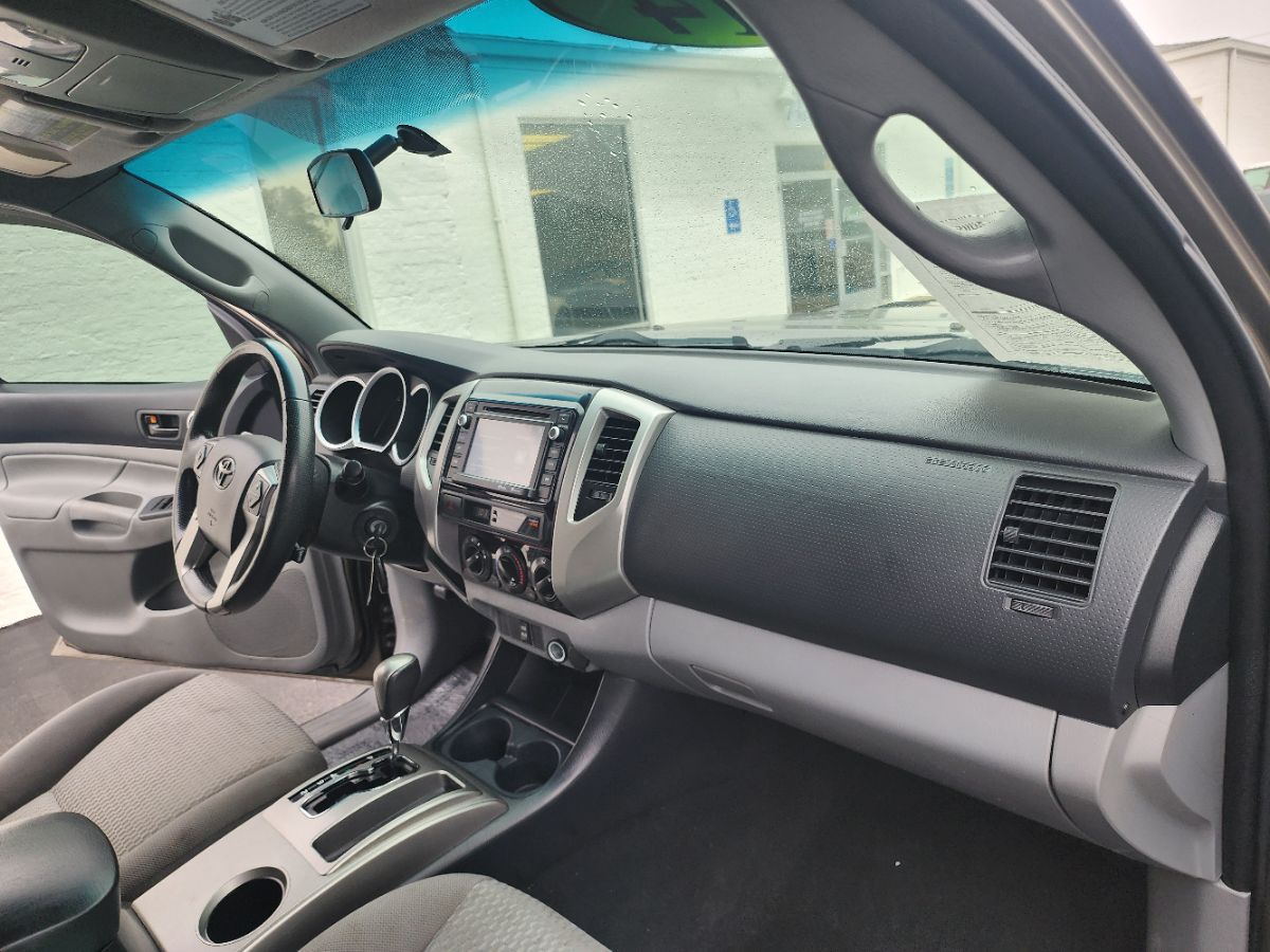 2014 Toyota Tacoma PreRunner - Photo 10