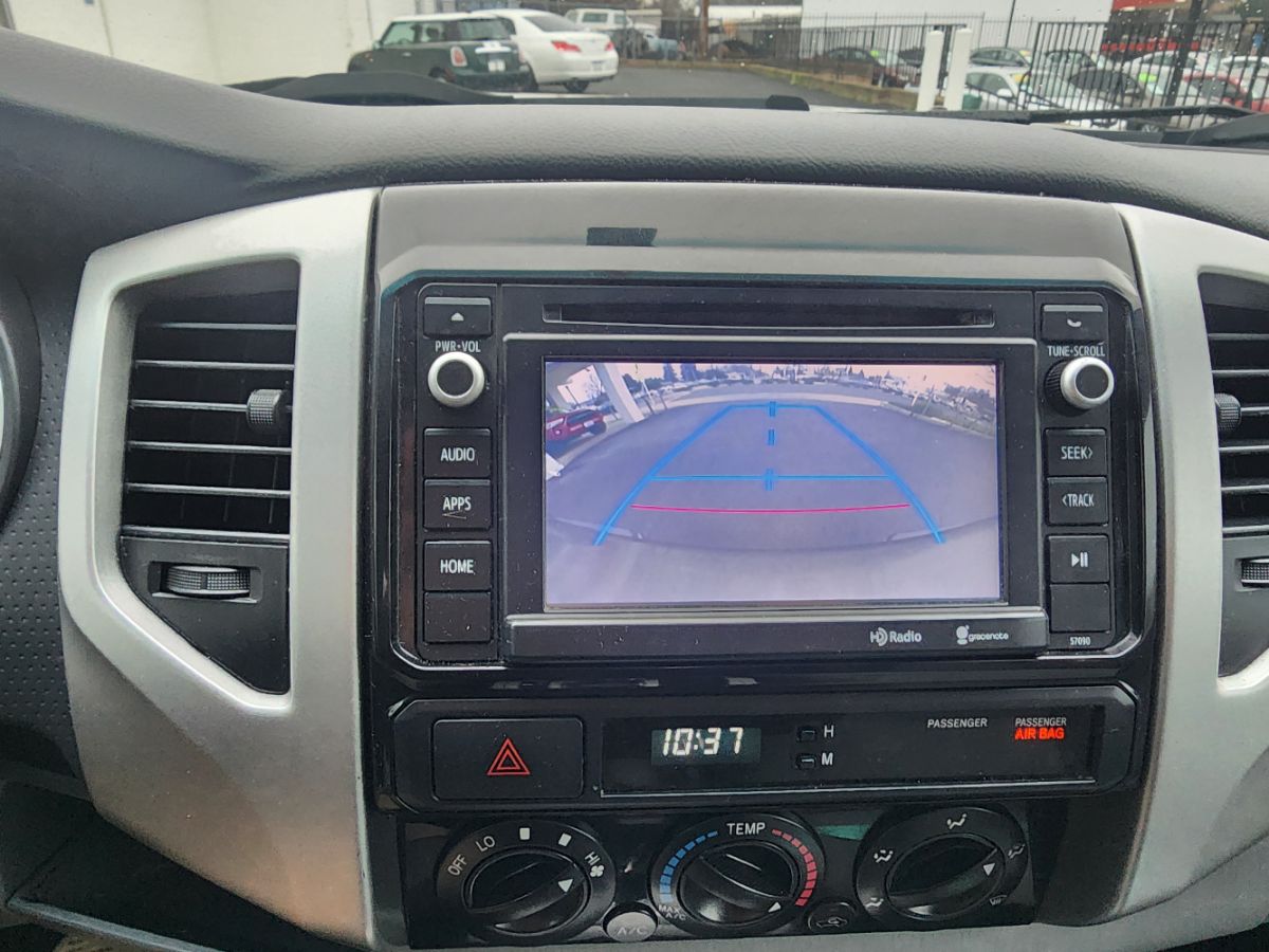 2014 Toyota Tacoma PreRunner - Photo 11