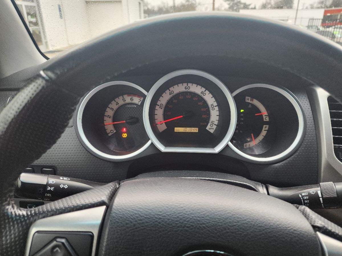 2014 Toyota Tacoma PreRunner - Photo 14