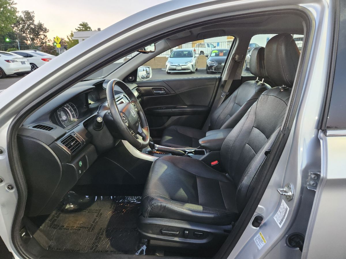 2013 Honda Accord Touring photo 8