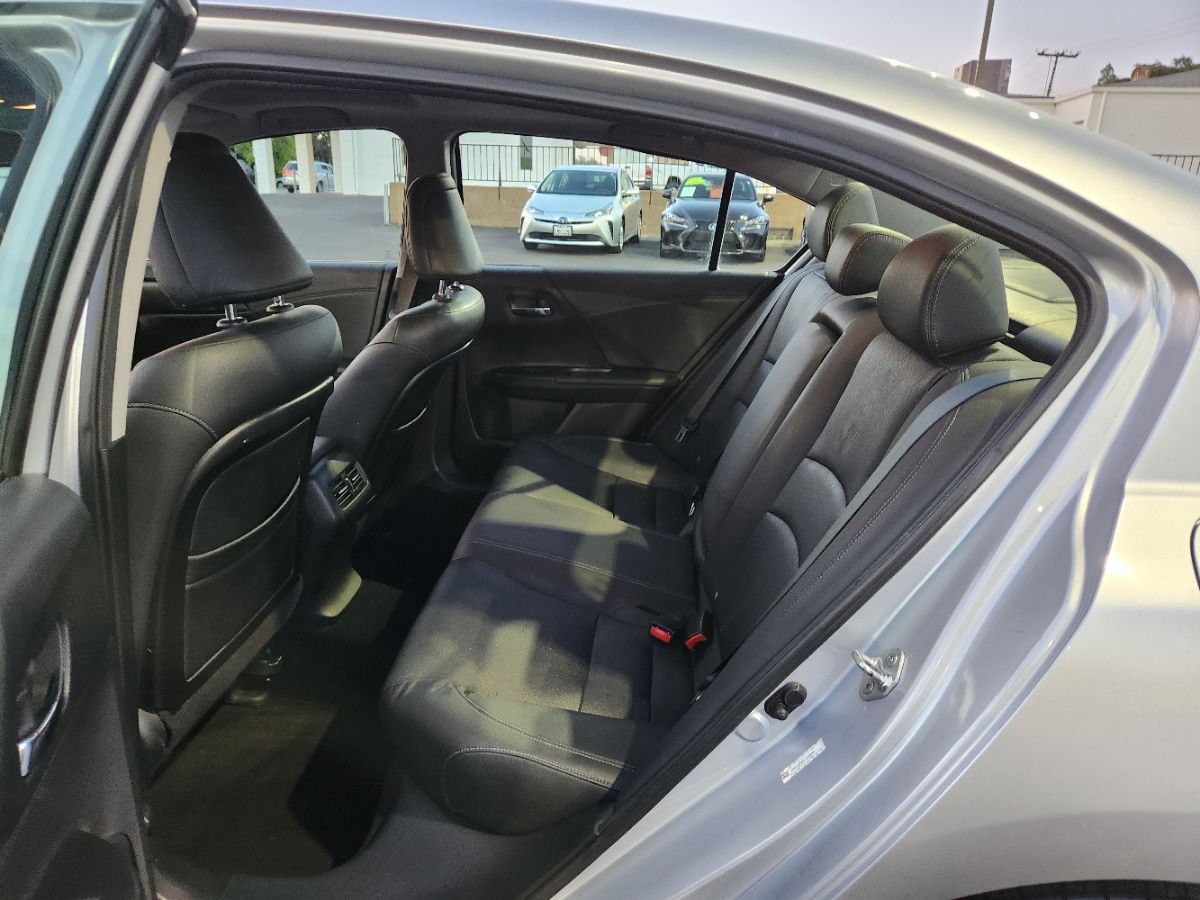 2013 Honda Accord Touring photo 9