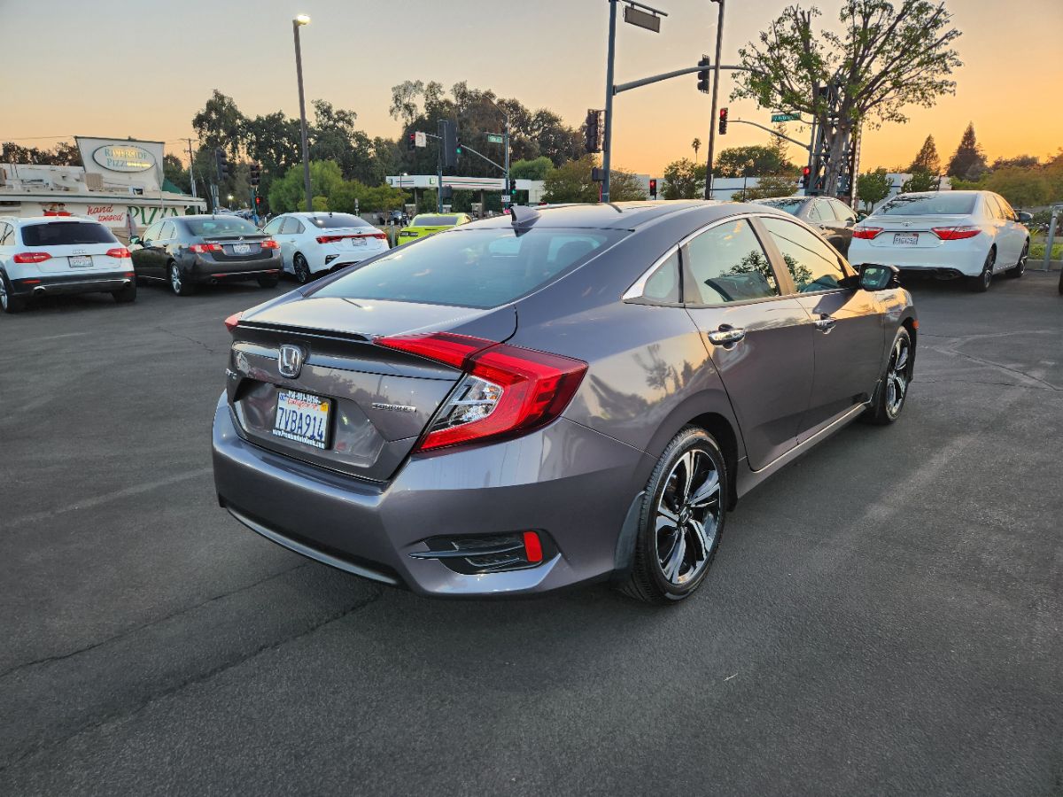 2016 Honda Civic Touring photo 5