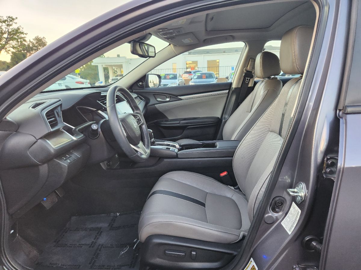 2016 Honda Civic Touring photo 9
