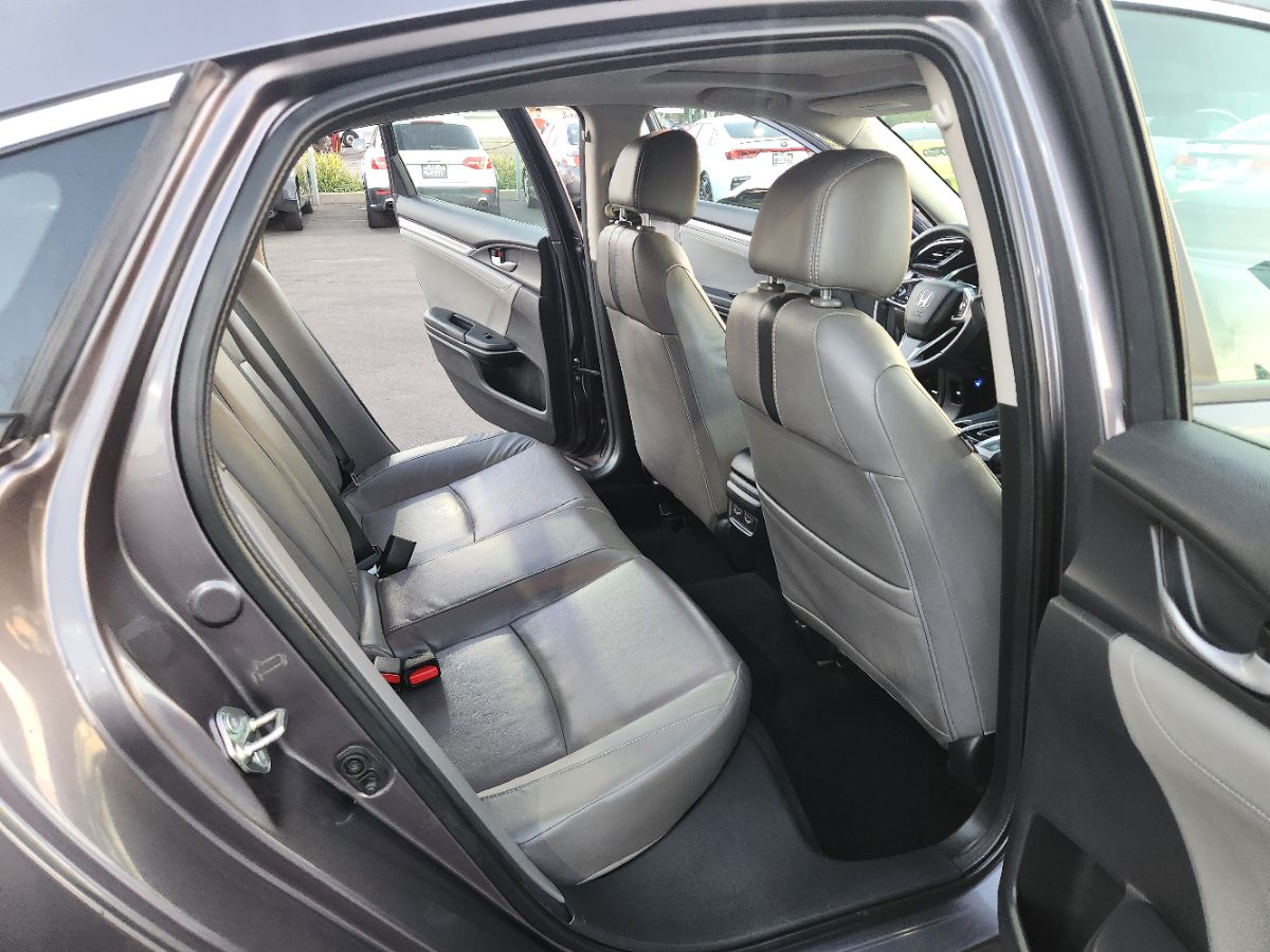 2016 Honda Civic Touring photo 12