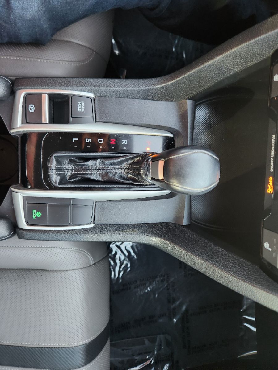 2016 Honda Civic Touring photo 16