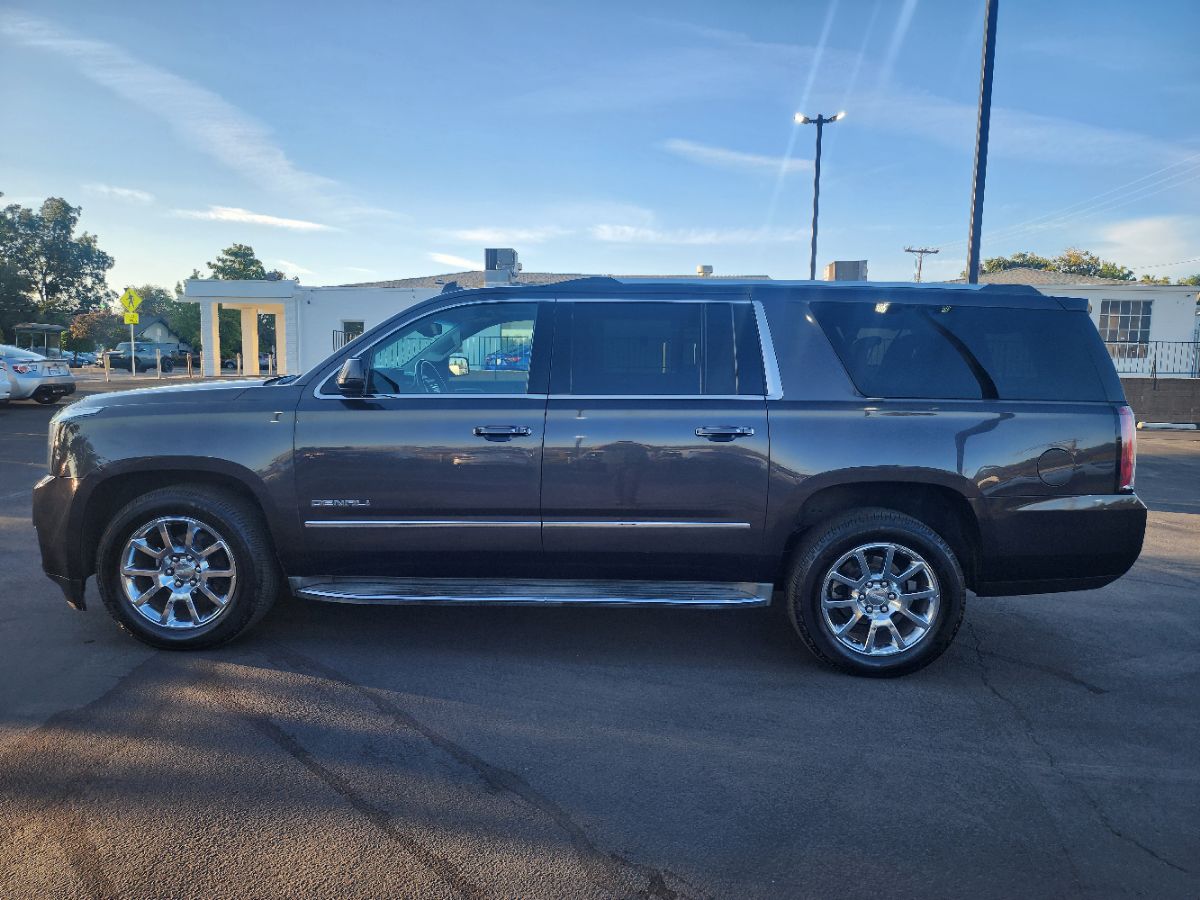 2015 Gmc Yukon XL Denali photo 2