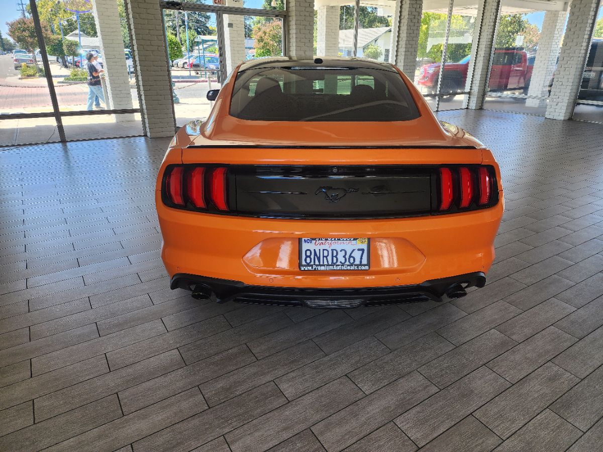 2020 Ford Mustang EcoBoost photo 3
