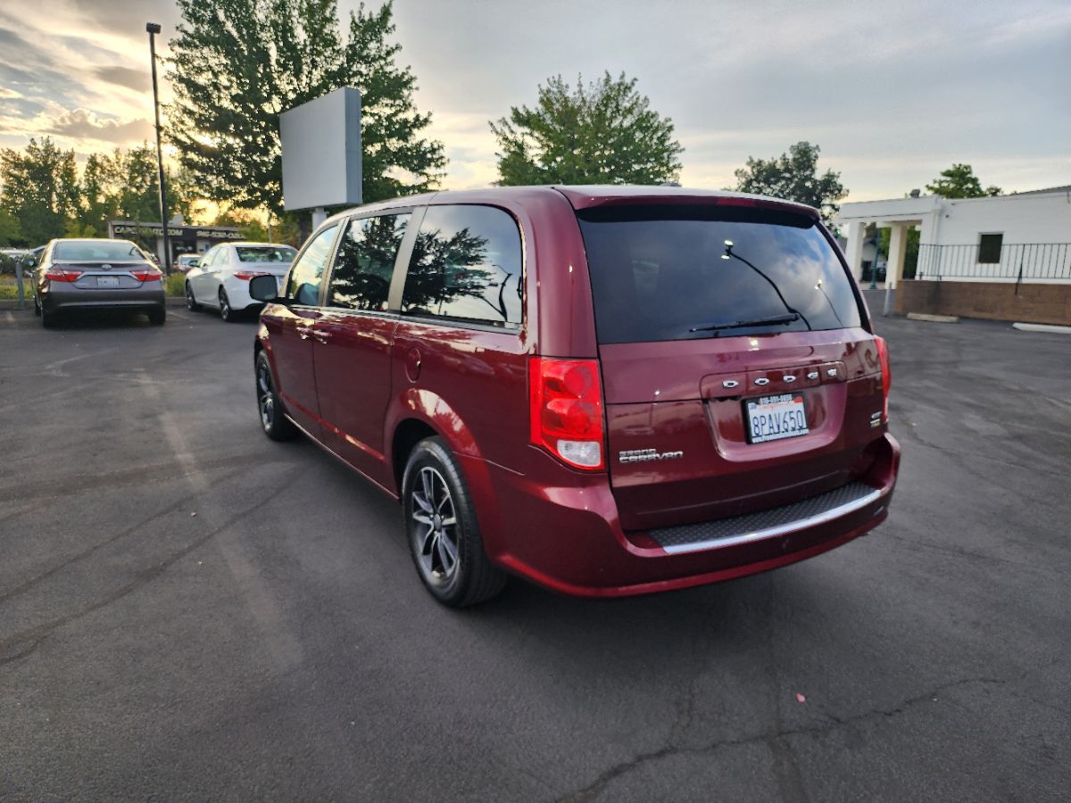 2018 Dodge Grand Caravan GT photo 3