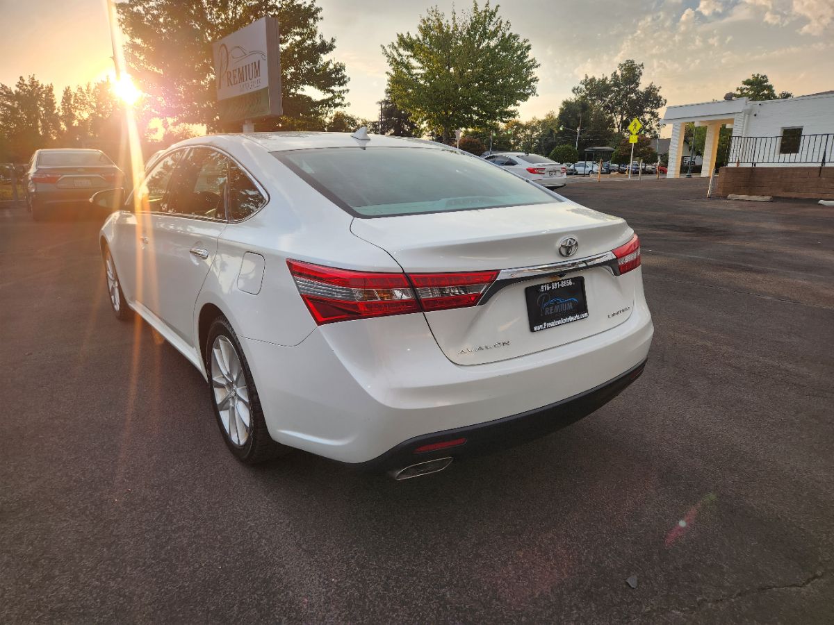 2014 Toyota Avalon Limited photo 3