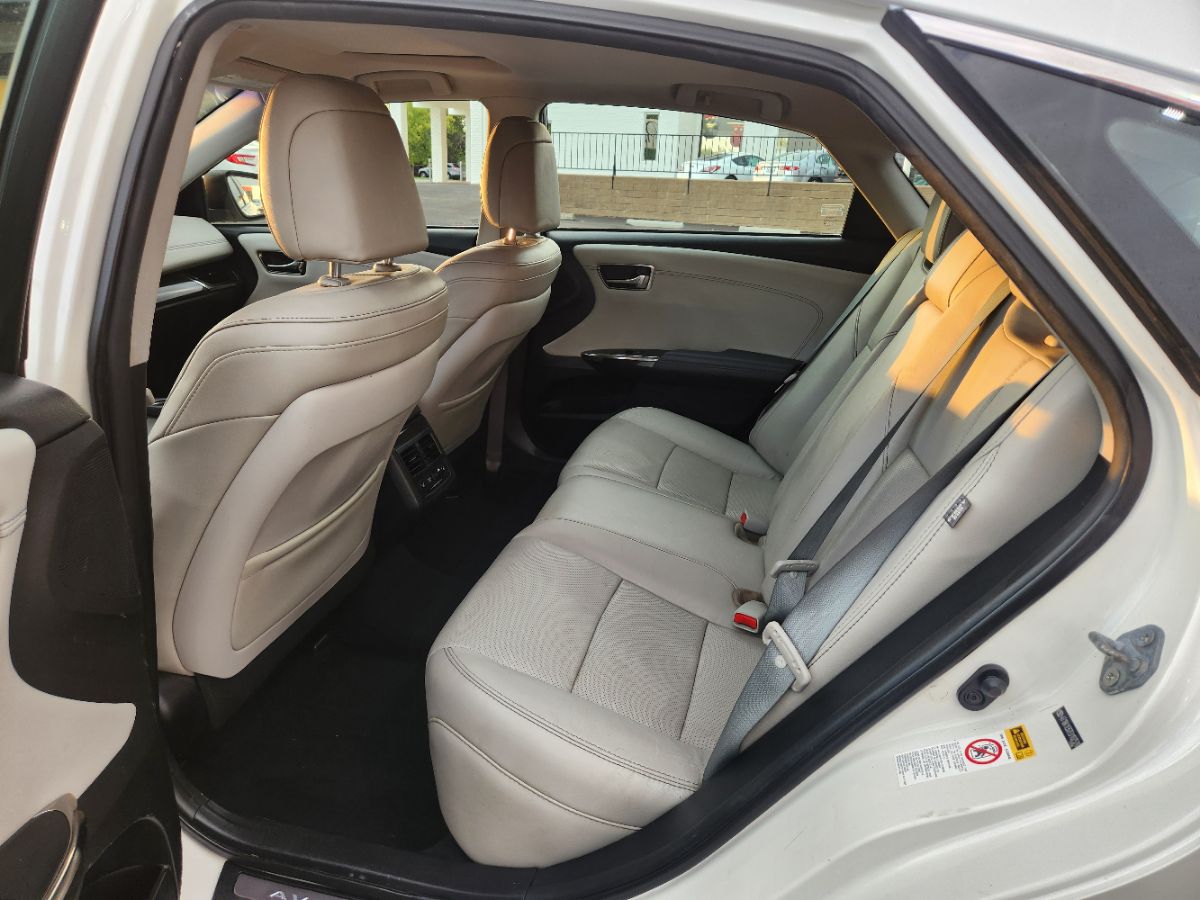 2014 Toyota Avalon Limited photo 10