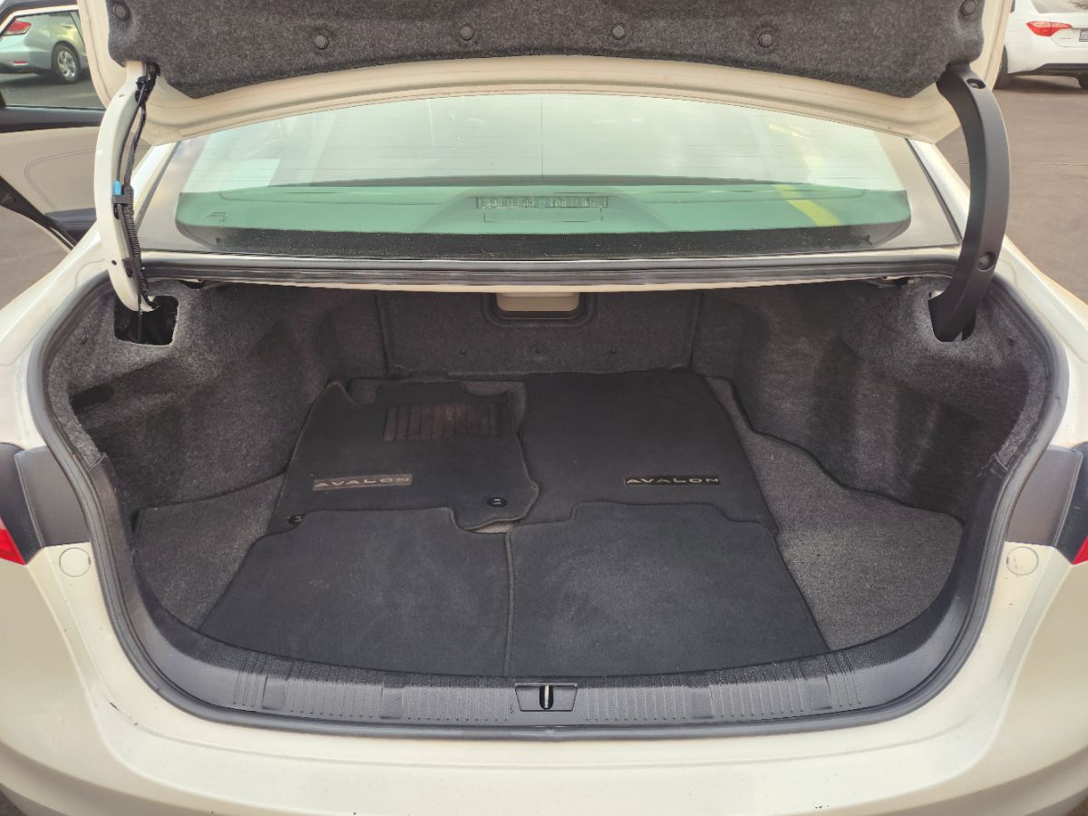 2014 Toyota Avalon Limited photo 11