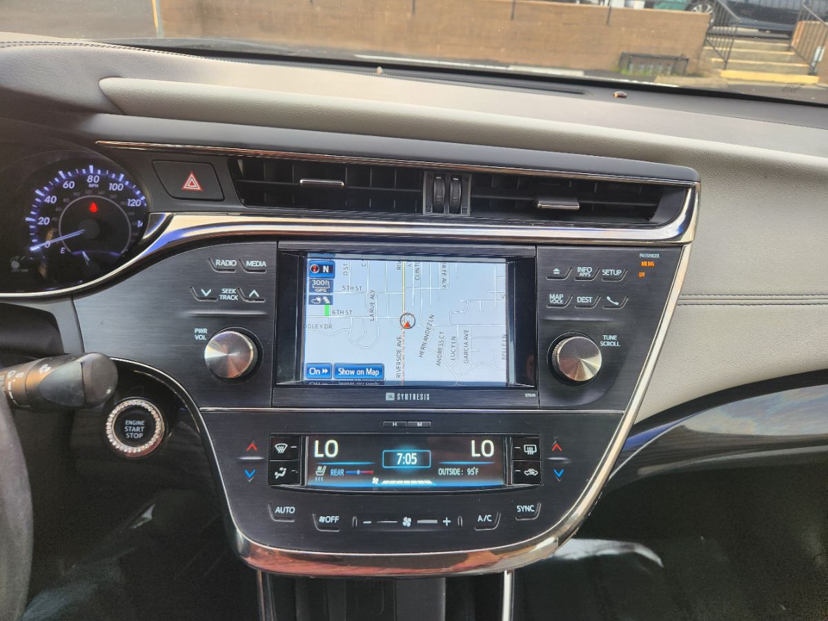 2014 Toyota Avalon Limited photo 15