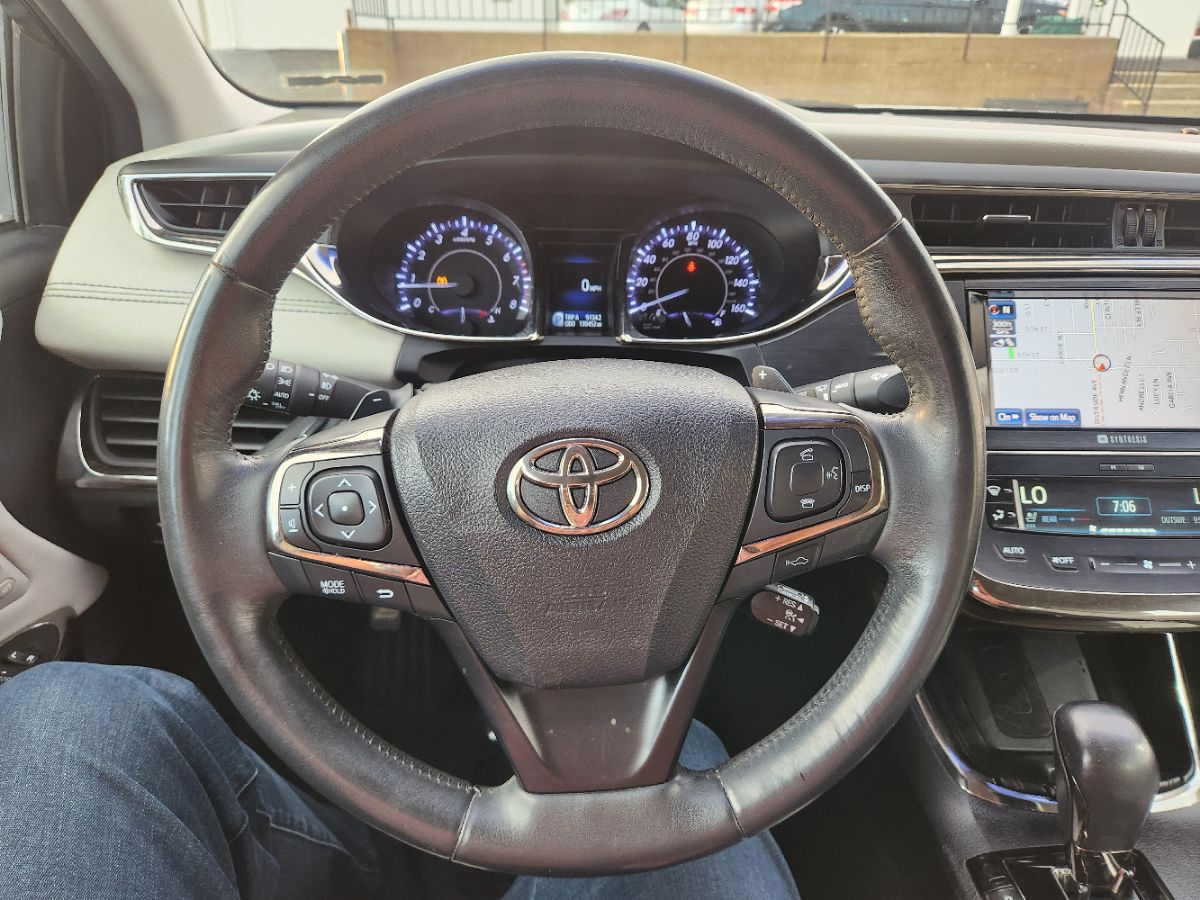 2014 Toyota Avalon Limited photo 17