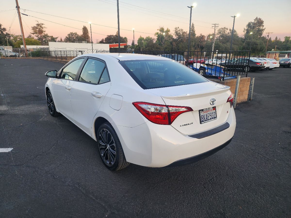 2016 Toyota Corolla Plus photo 3