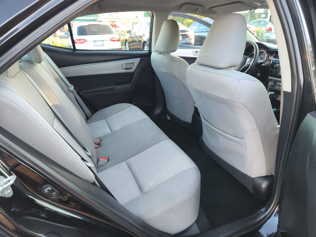 2014 Toyota Corolla LE photo 11