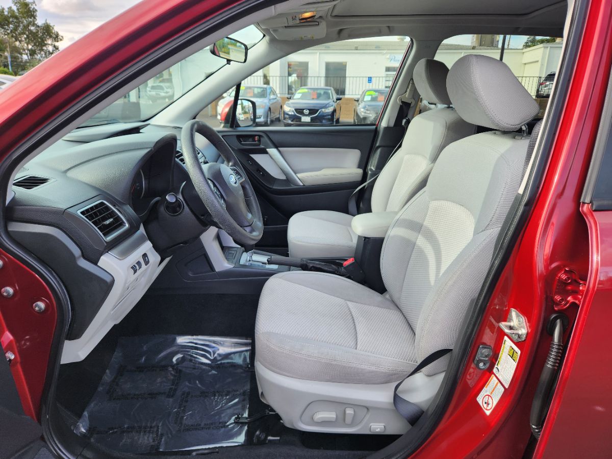 2016 Subaru Forester 2.5i Premium photo 9