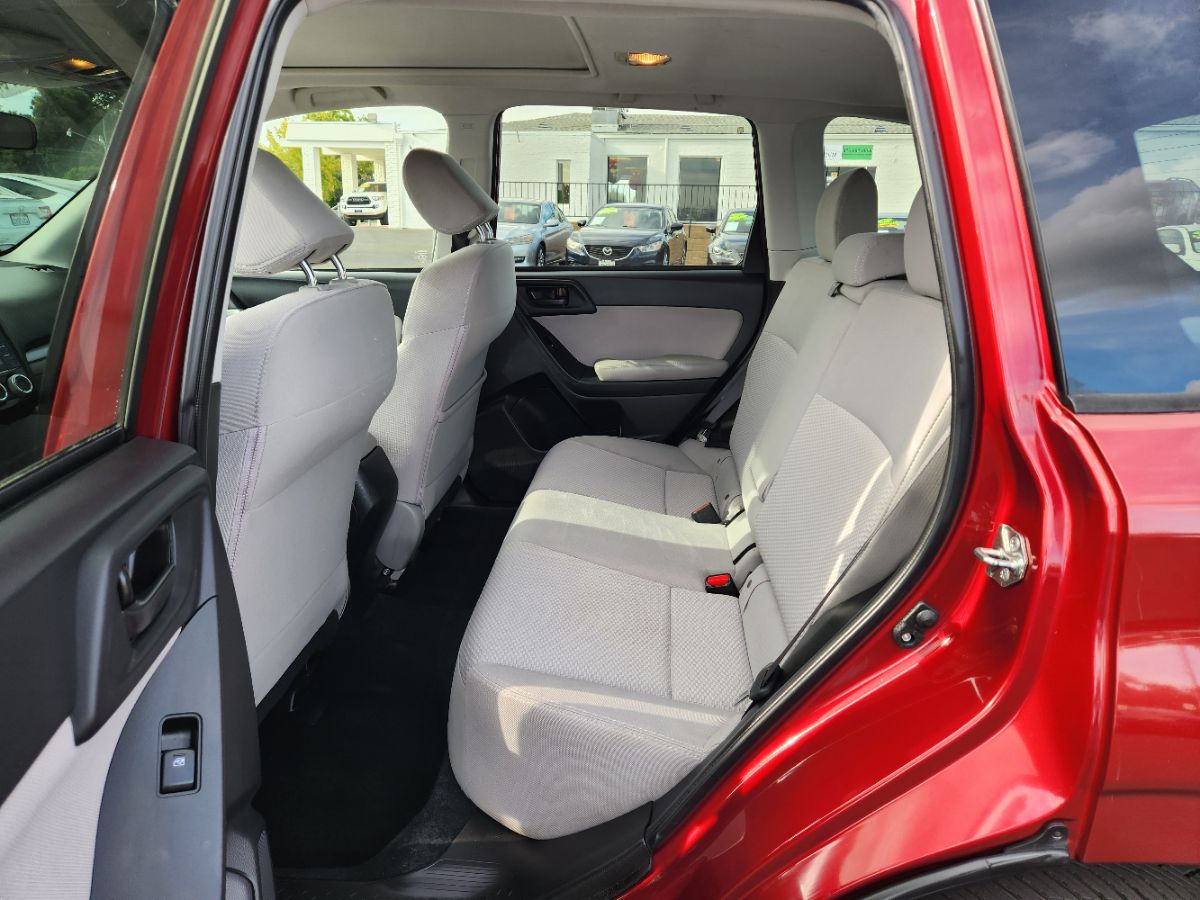 2016 Subaru Forester 2.5i Premium photo 10