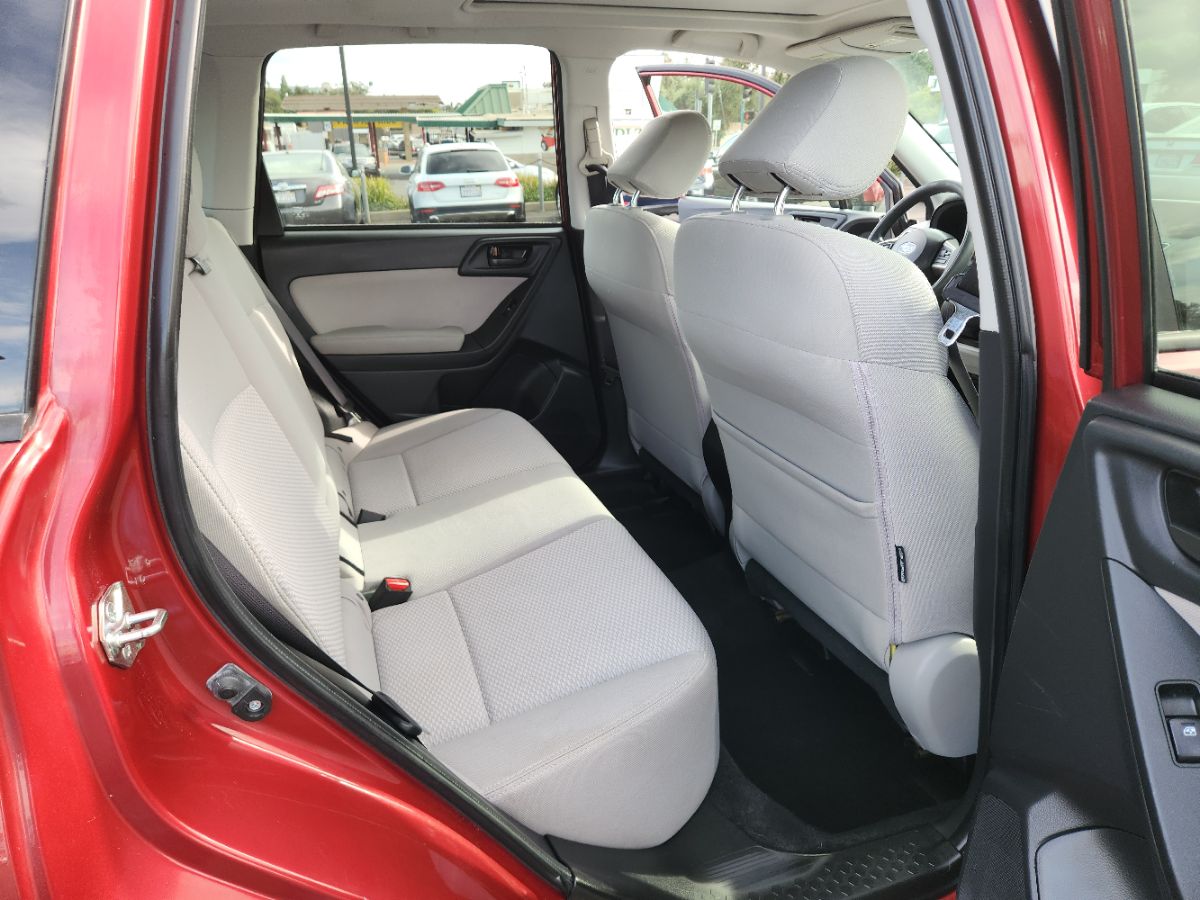 2016 Subaru Forester 2.5i Premium photo 12