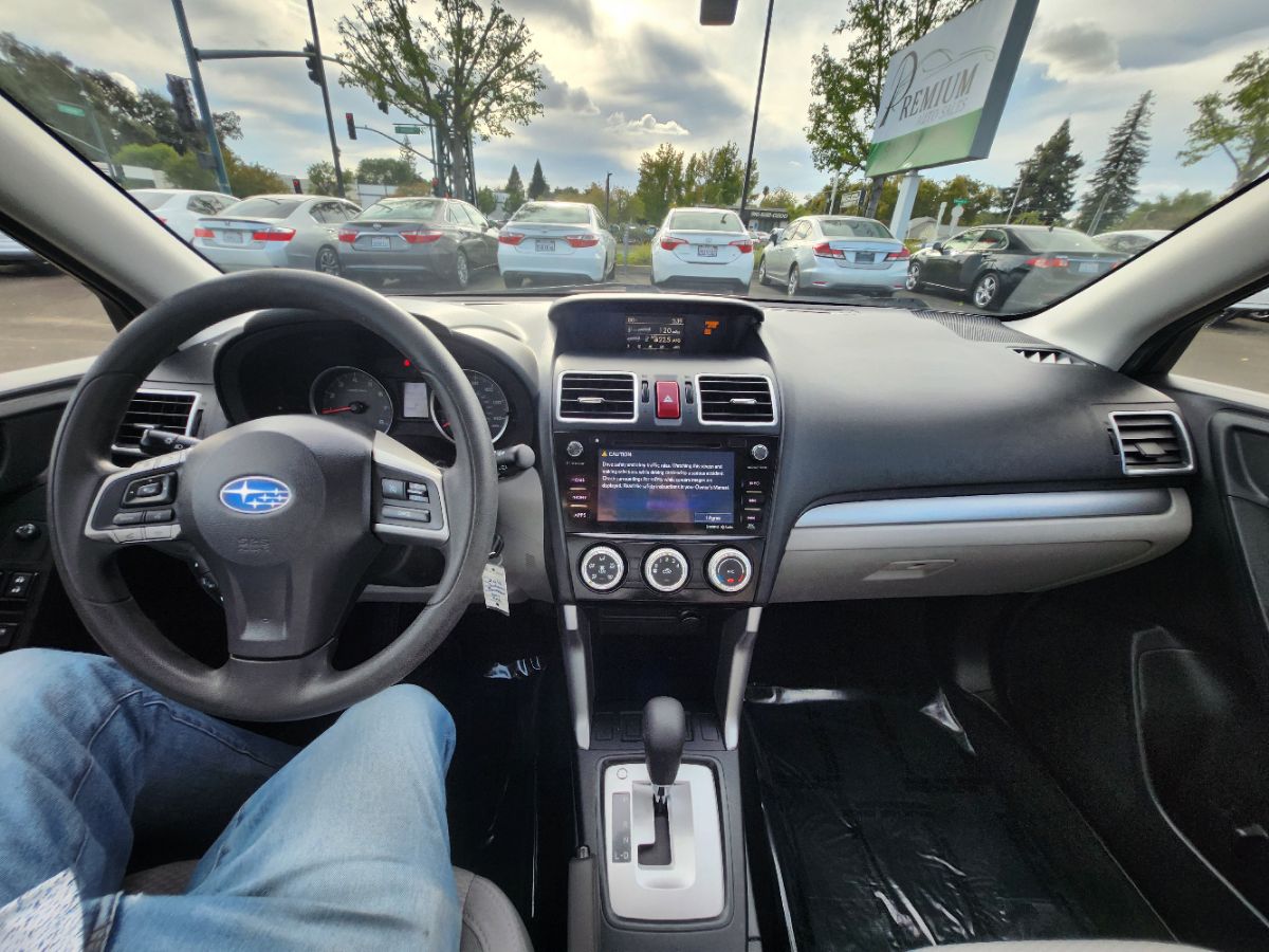 2016 Subaru Forester 2.5i Premium photo 14