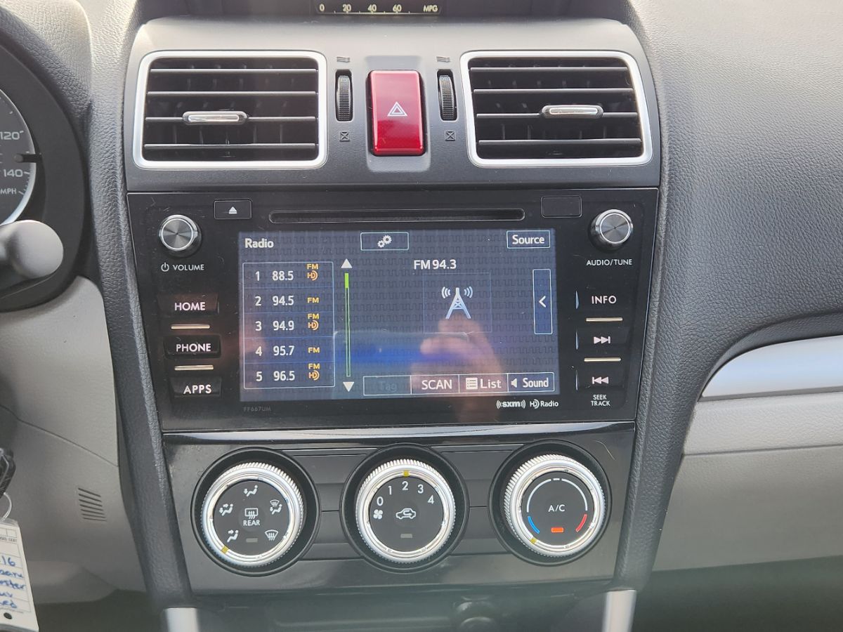 2016 Subaru Forester 2.5i Premium photo 15