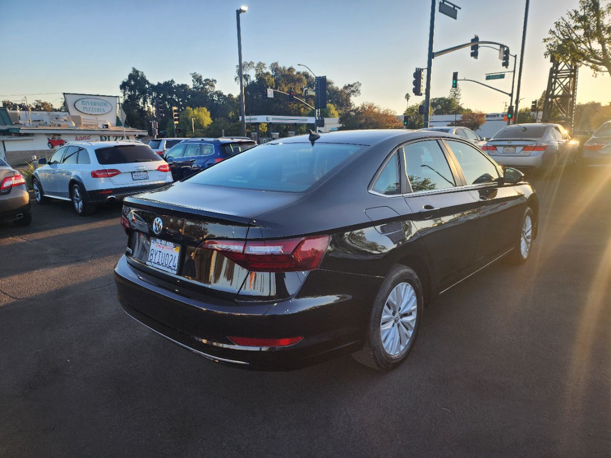 2020 Volkswagen Jetta SE photo 5