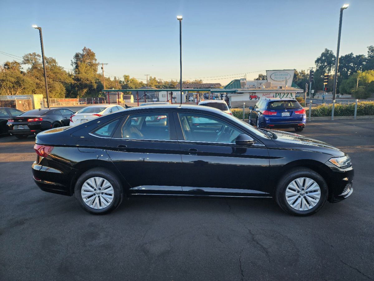 2020 Volkswagen Jetta SE photo 6