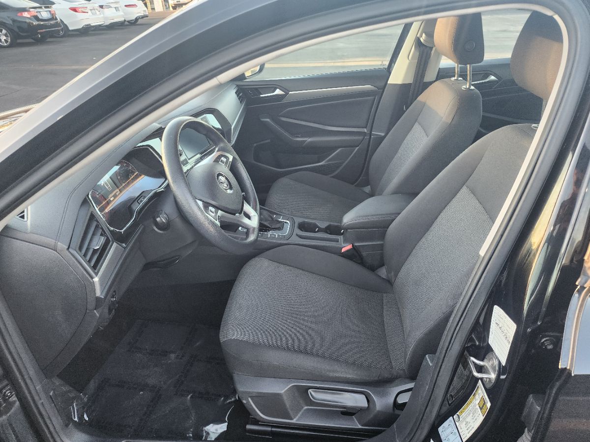 2020 Volkswagen Jetta SE photo 9