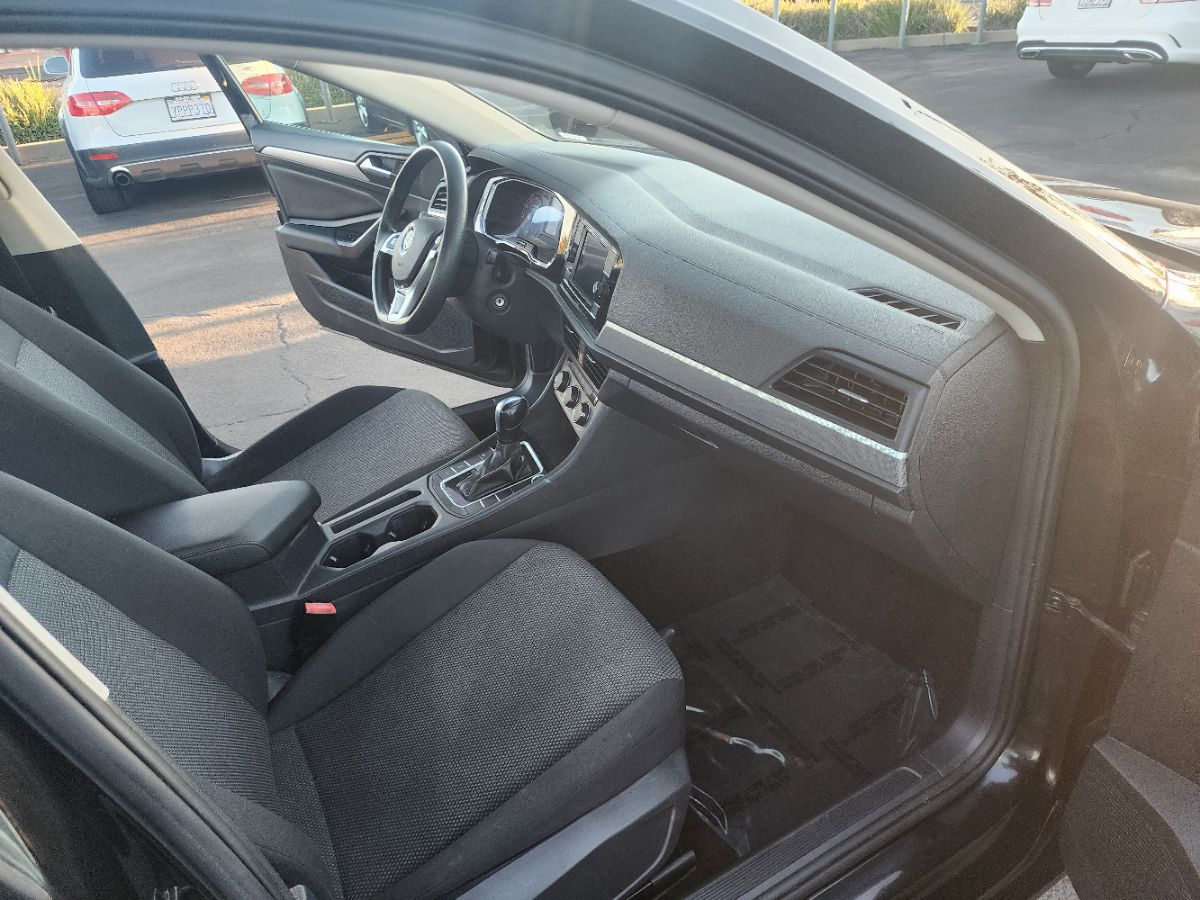 2020 Volkswagen Jetta SE photo 13