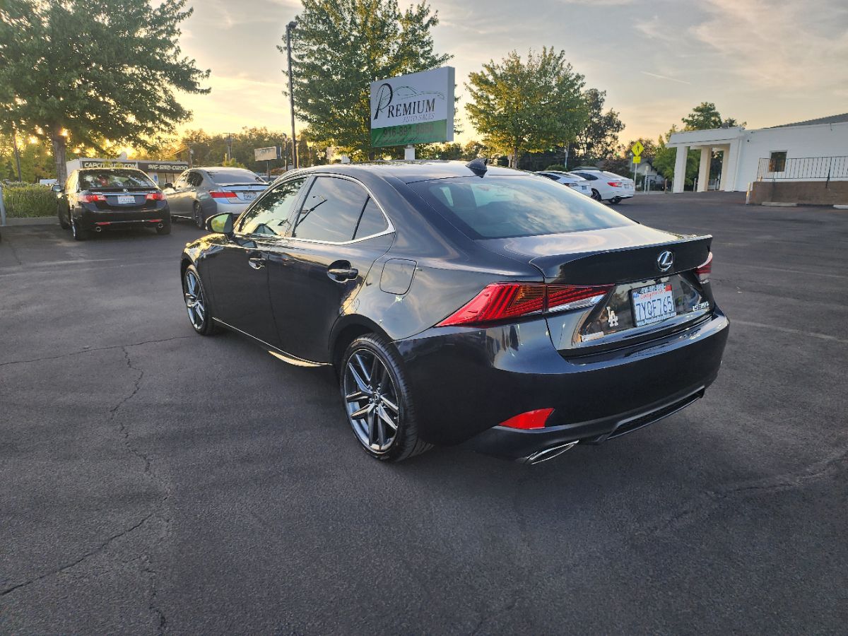 2017 Lexus IS 350 F SPORT photo 3