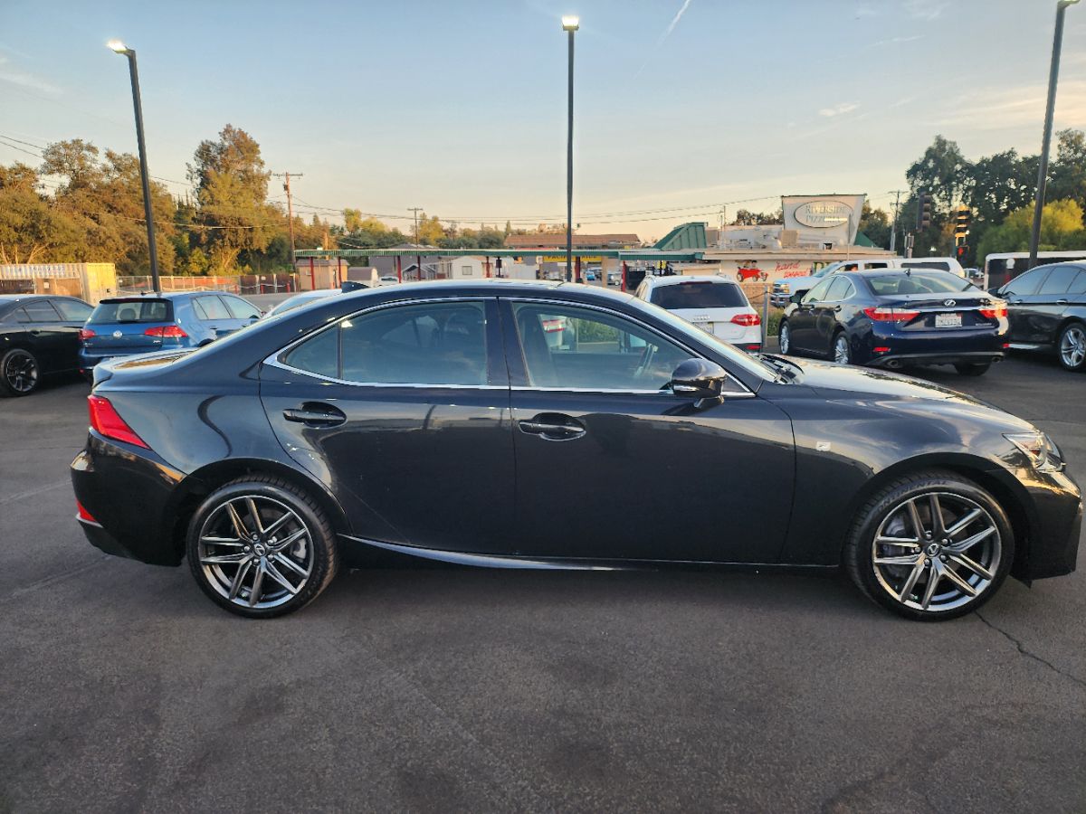 2017 Lexus IS 350 F SPORT photo 6