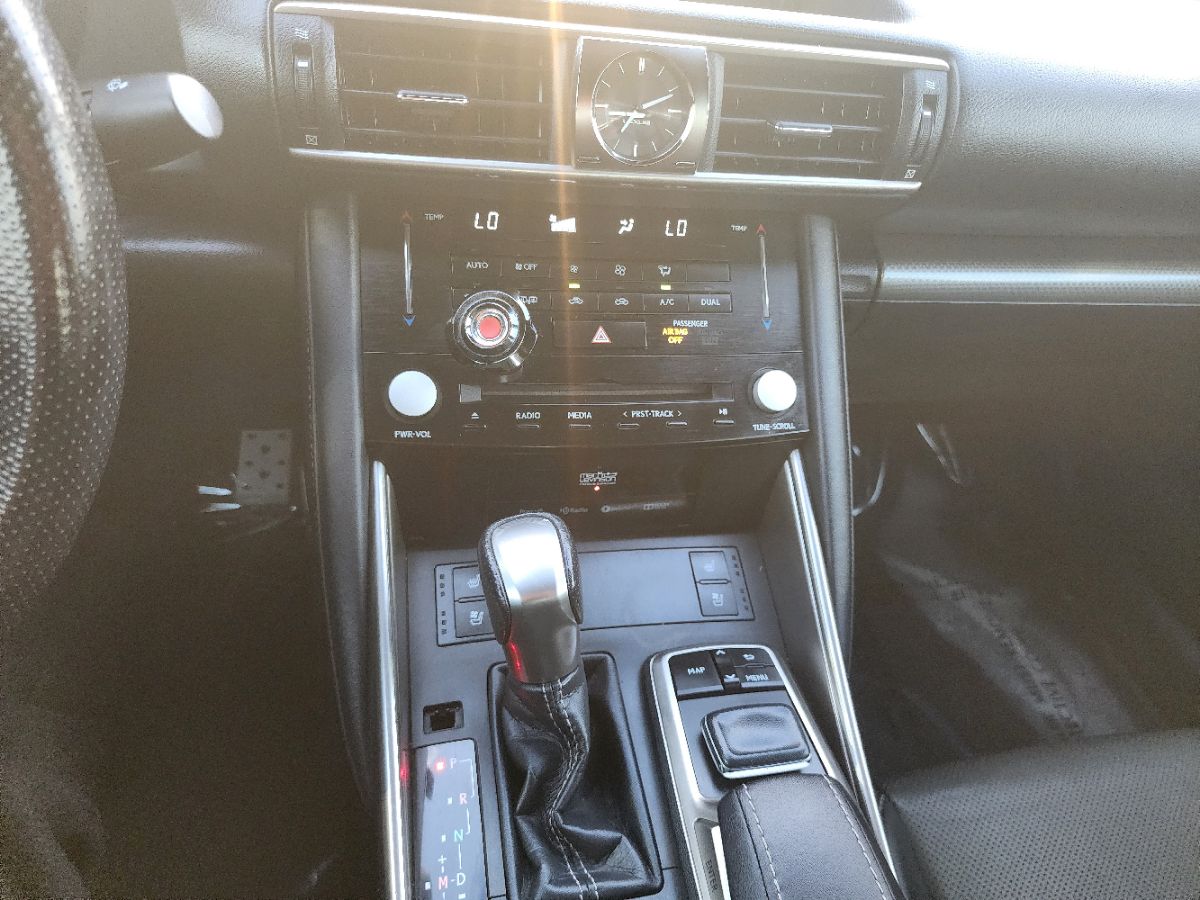 2017 Lexus IS 350 F SPORT photo 17