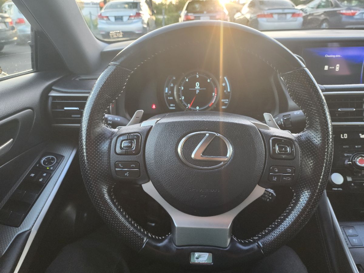2017 Lexus IS 350 F SPORT photo 20