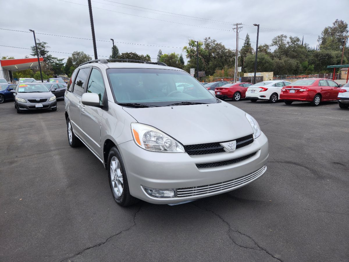 2004 Toyota Sienna XLE Limited photo 7