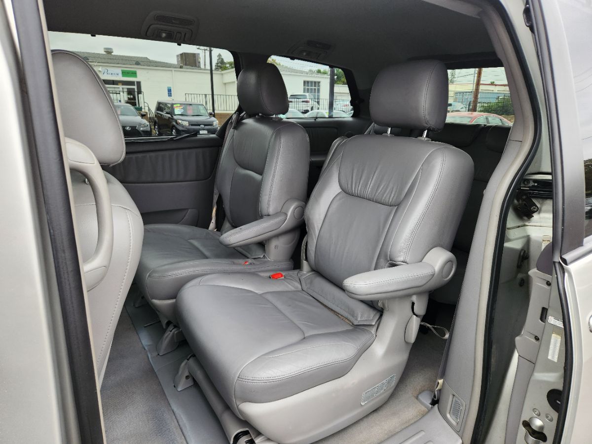 2004 Toyota Sienna XLE Limited photo 10