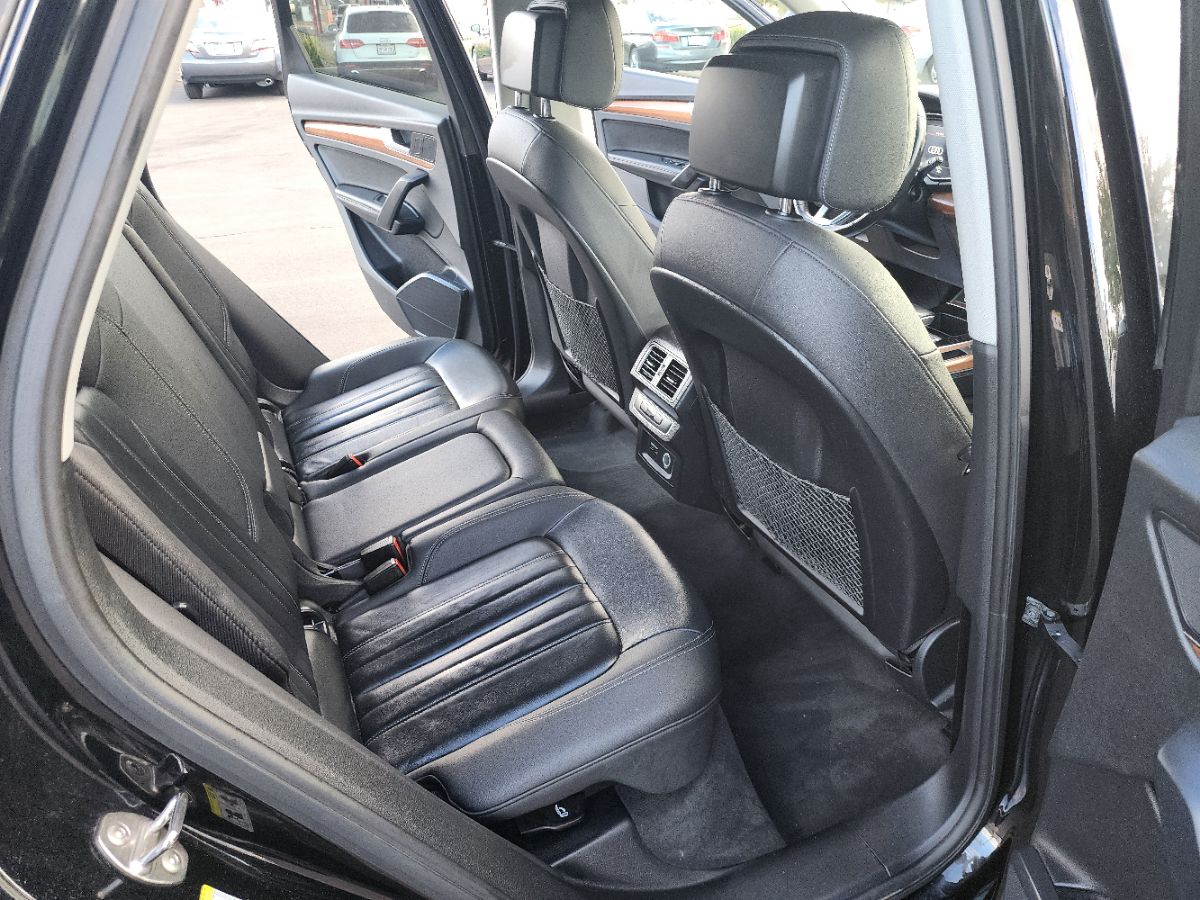 2021 Audi Q5 Premium Plus 45 TFSI photo 6