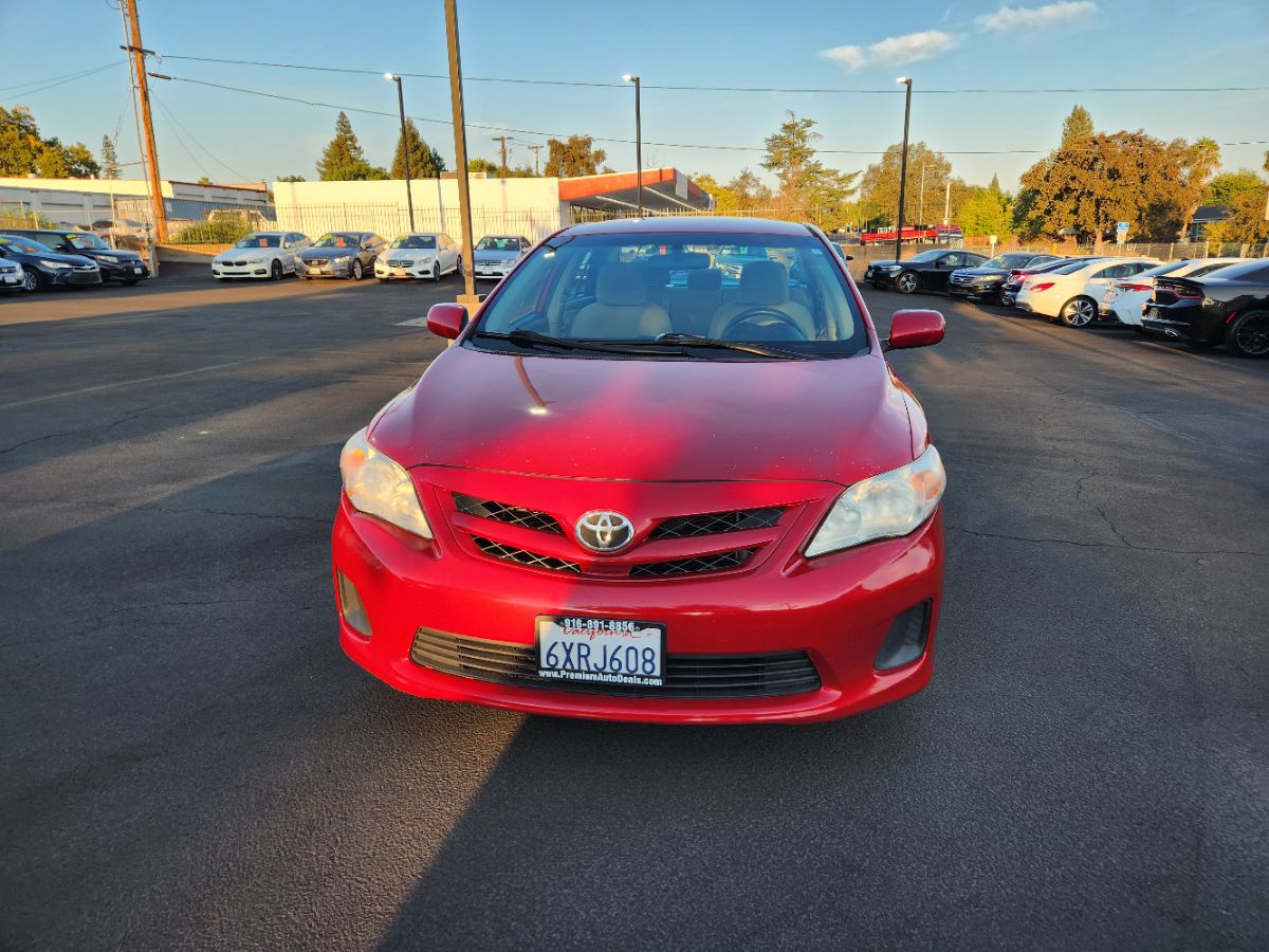 2011 Toyota Corolla LE photo 6