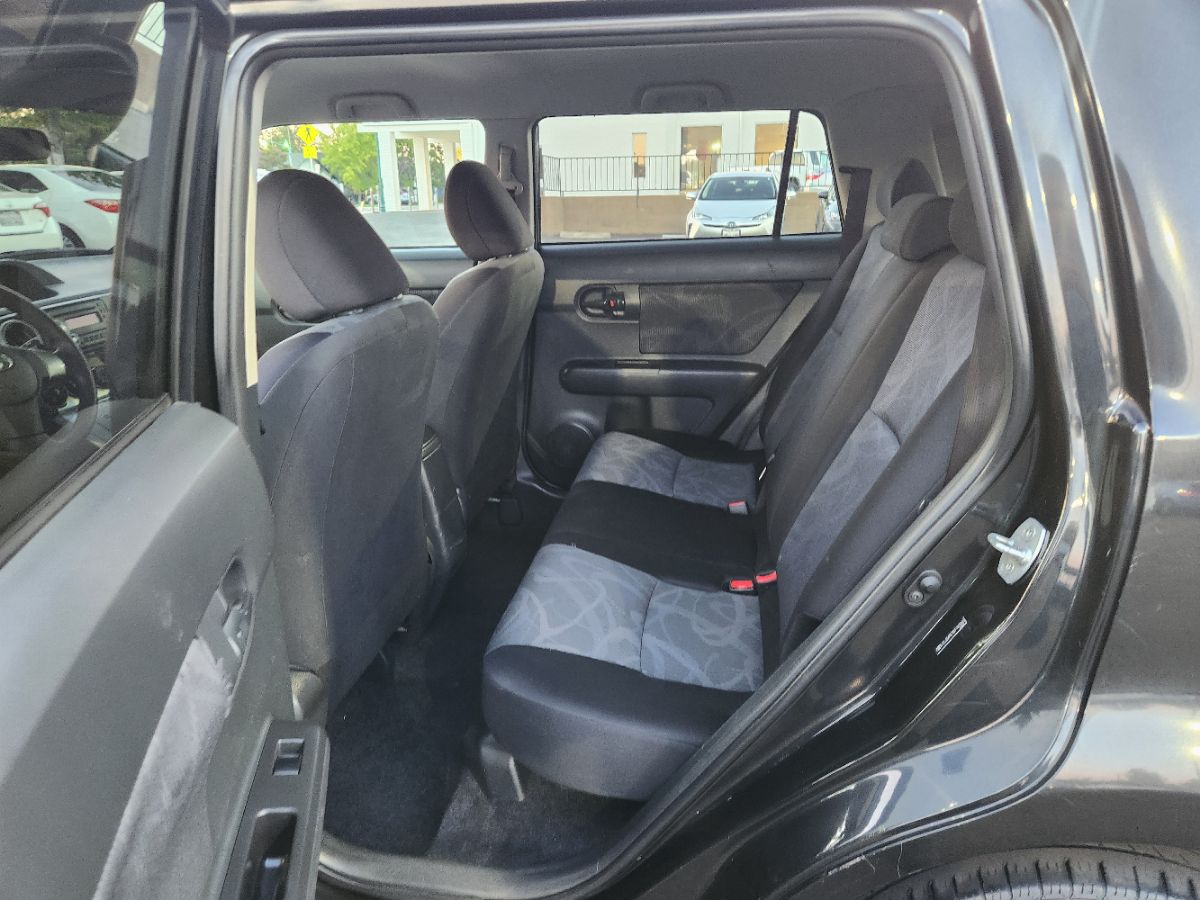 2011 Scion xB photo 8