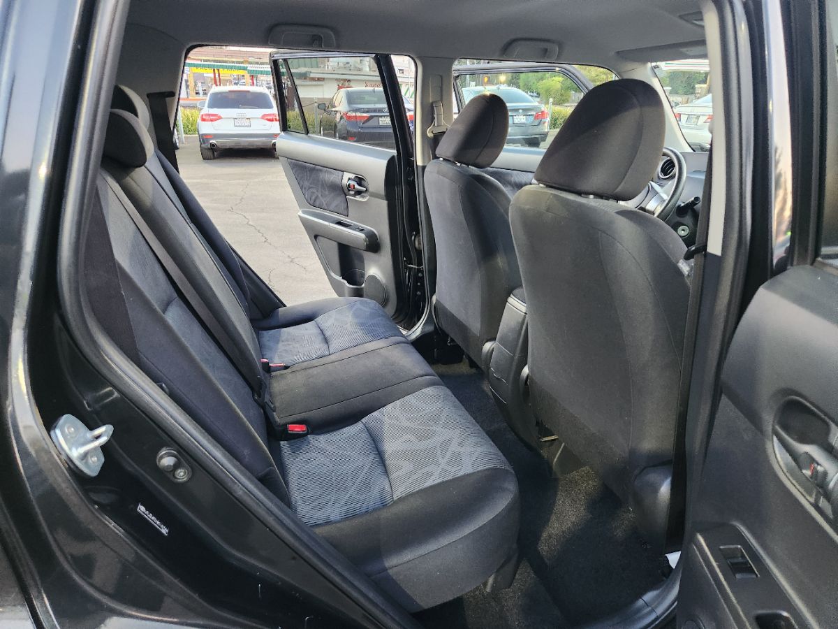 2011 Scion xB photo 10