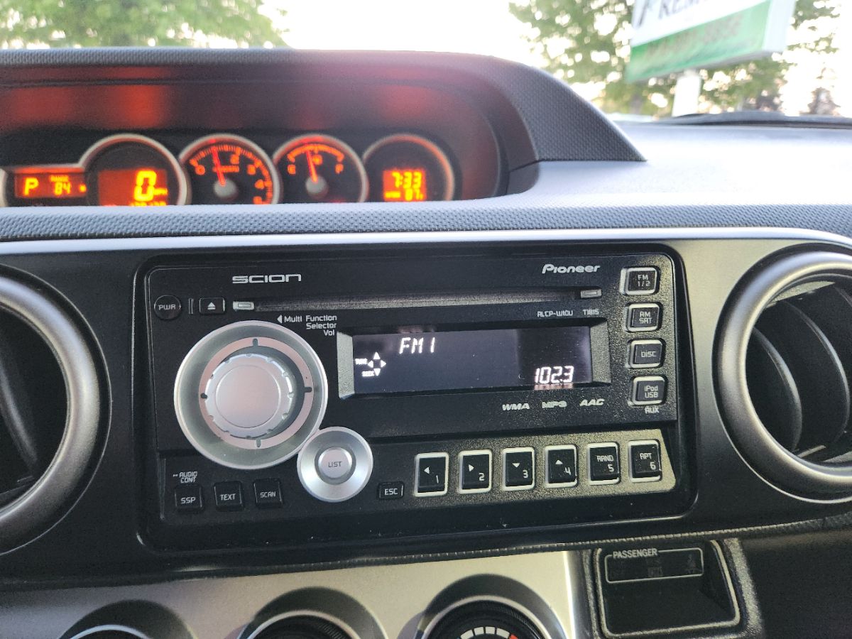 2011 Scion xB photo 13